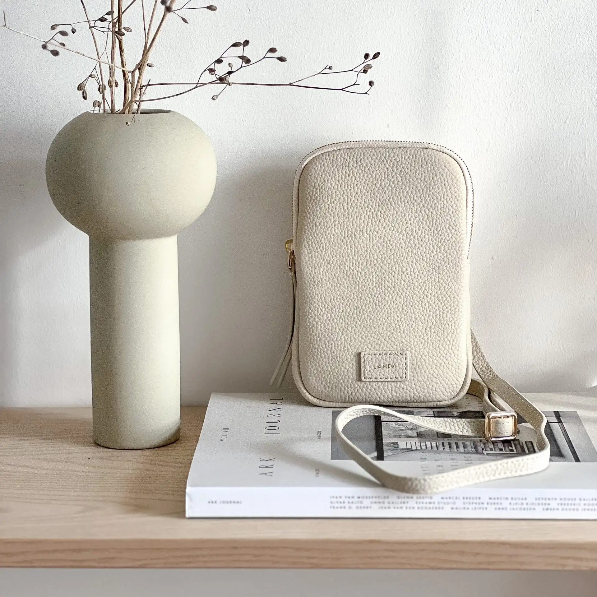 CASSIA Phone Bag